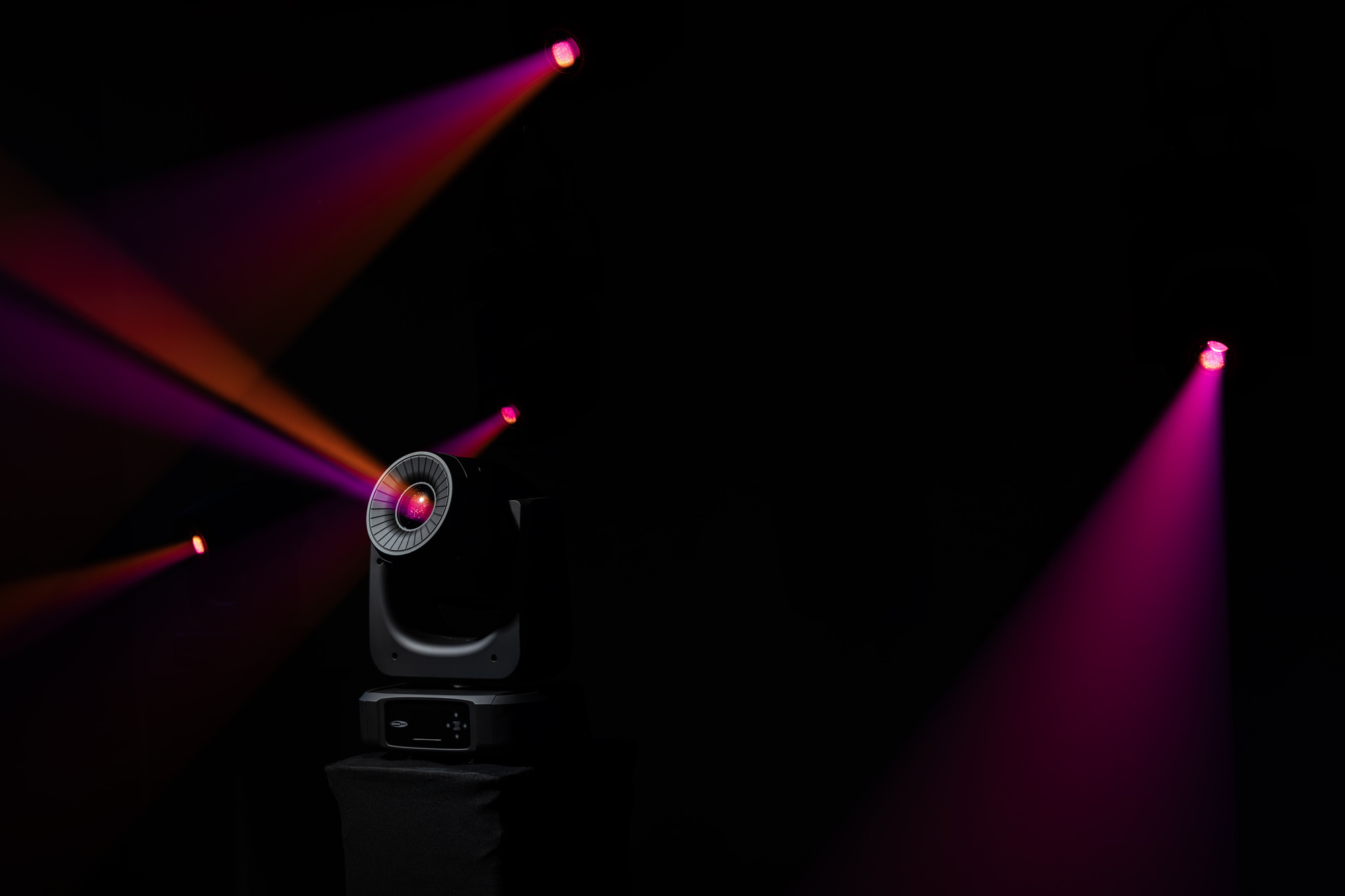 Xpression 2000S – Spot Showtec - Lyres Spot - Sonowest