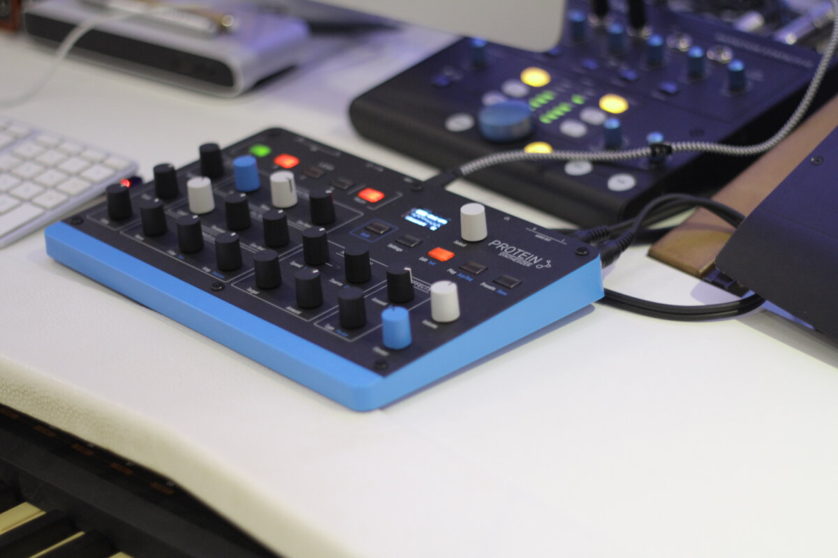 Protein Waldorf - Synthétiseurs Analogiques/Numériques - Sonowest