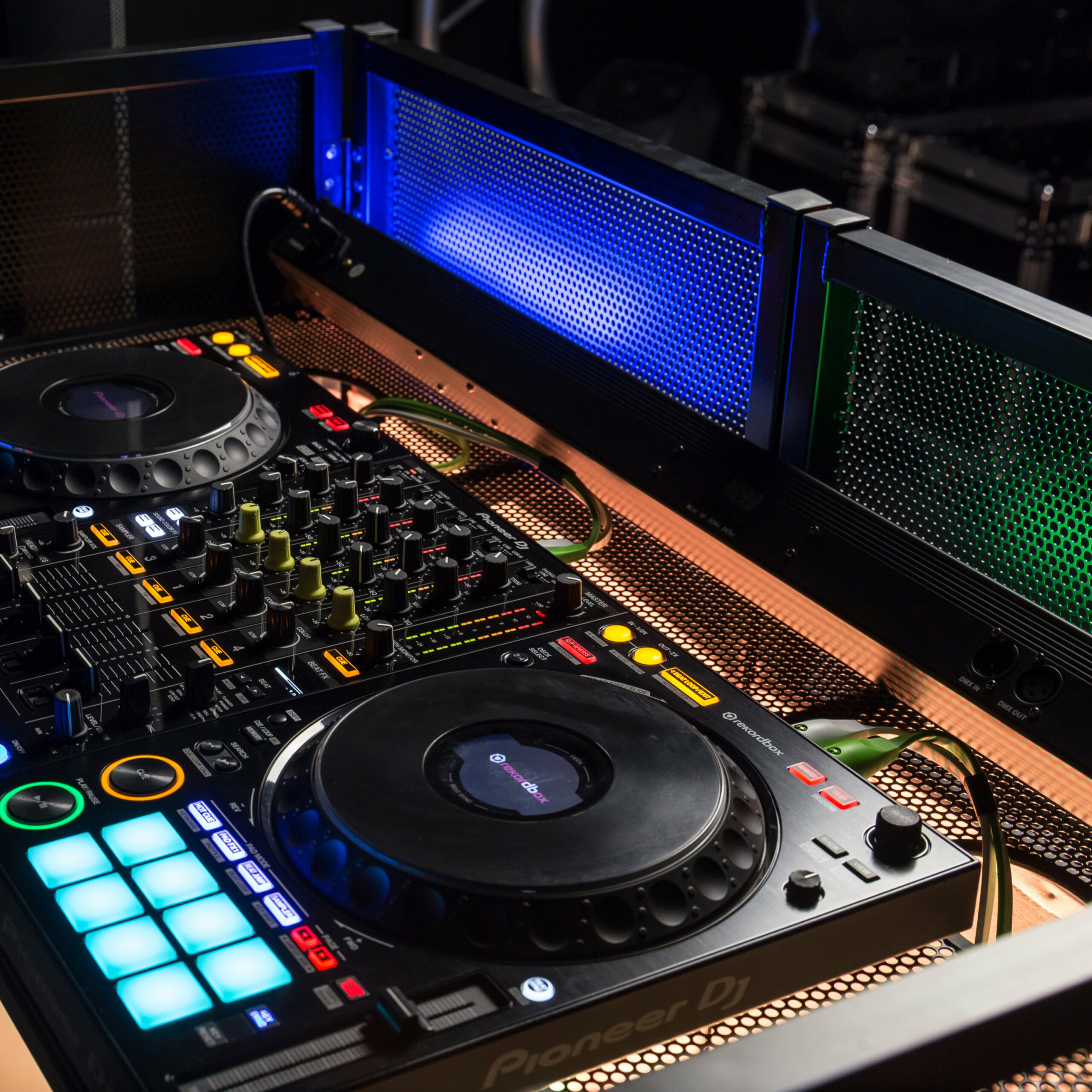 DJ DESK WHITE BoomToneDJ - Lycras et Panels - Sonowest