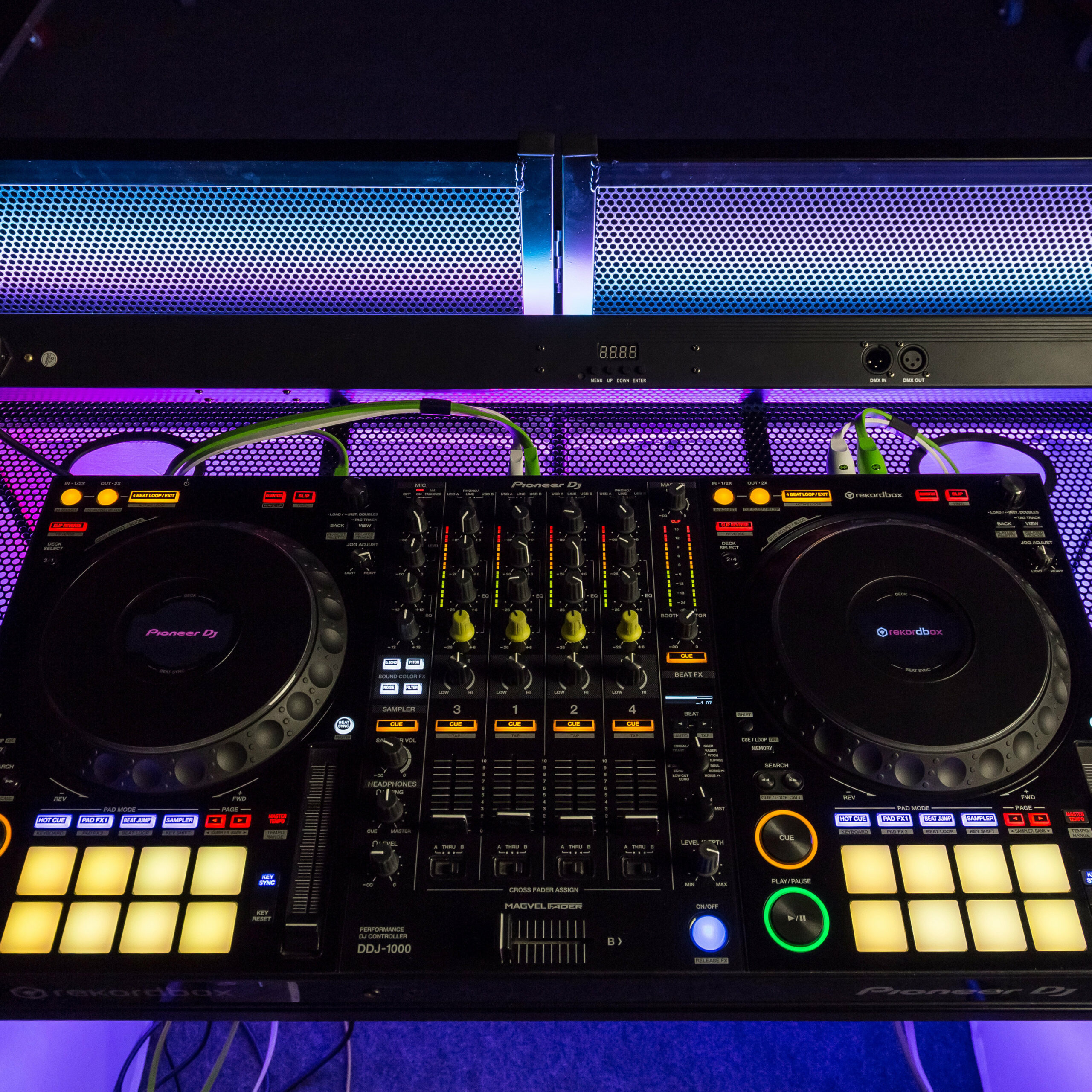 DJ DESK WHITE BoomToneDJ - Lycras et Panels - Sonowest