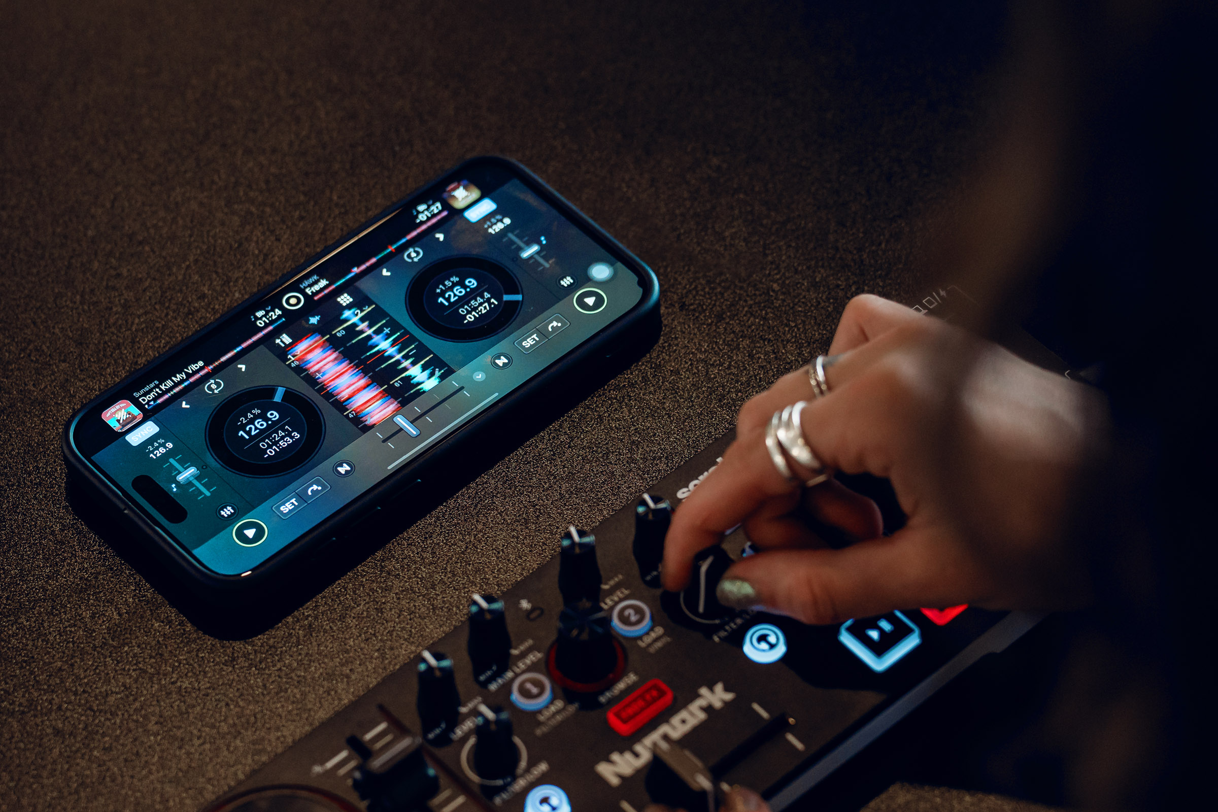 MIXTRACK-GO Numark - Contrôleurs DJ USB - Sonowest