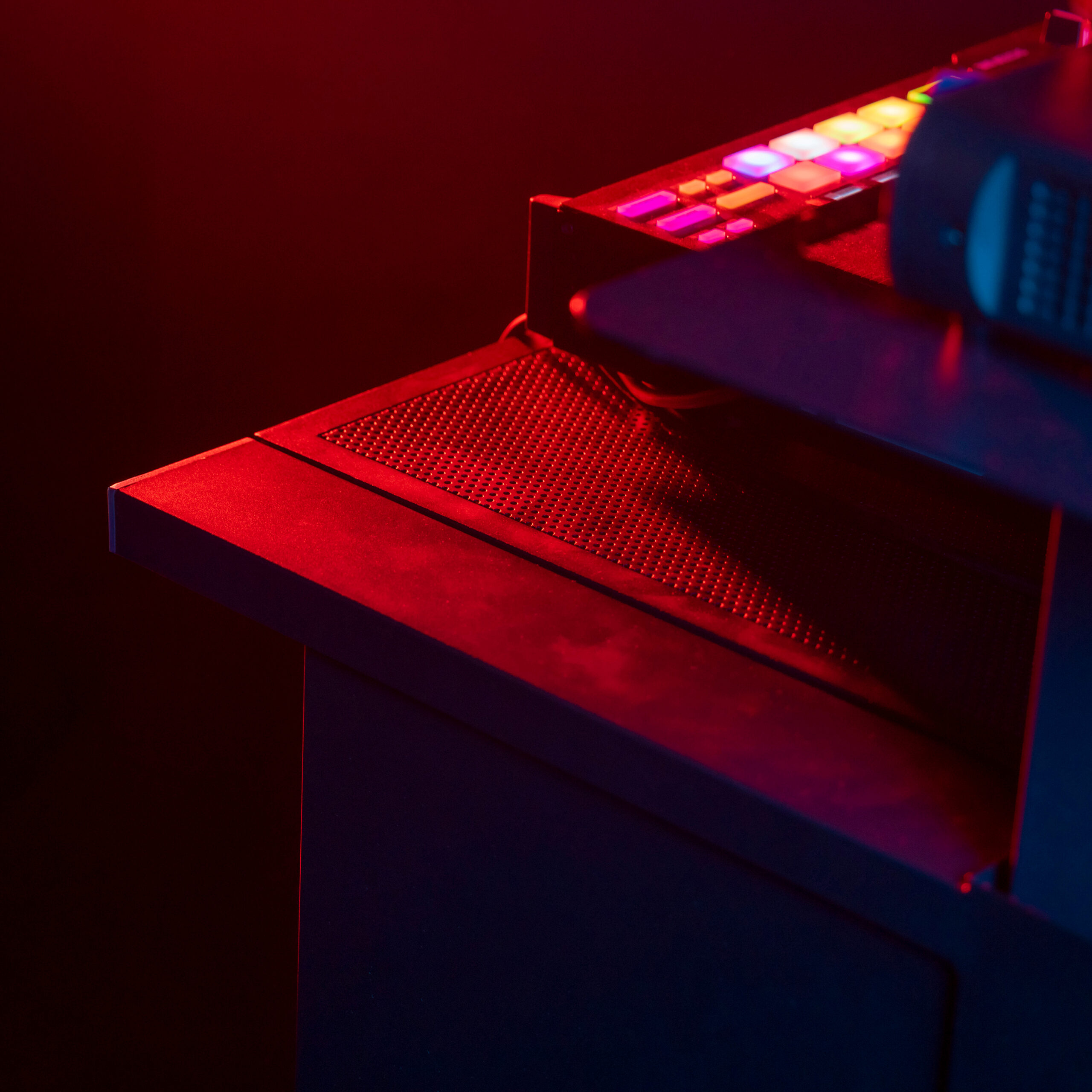 Event Station Plugger - Stands DJ - Sonowest