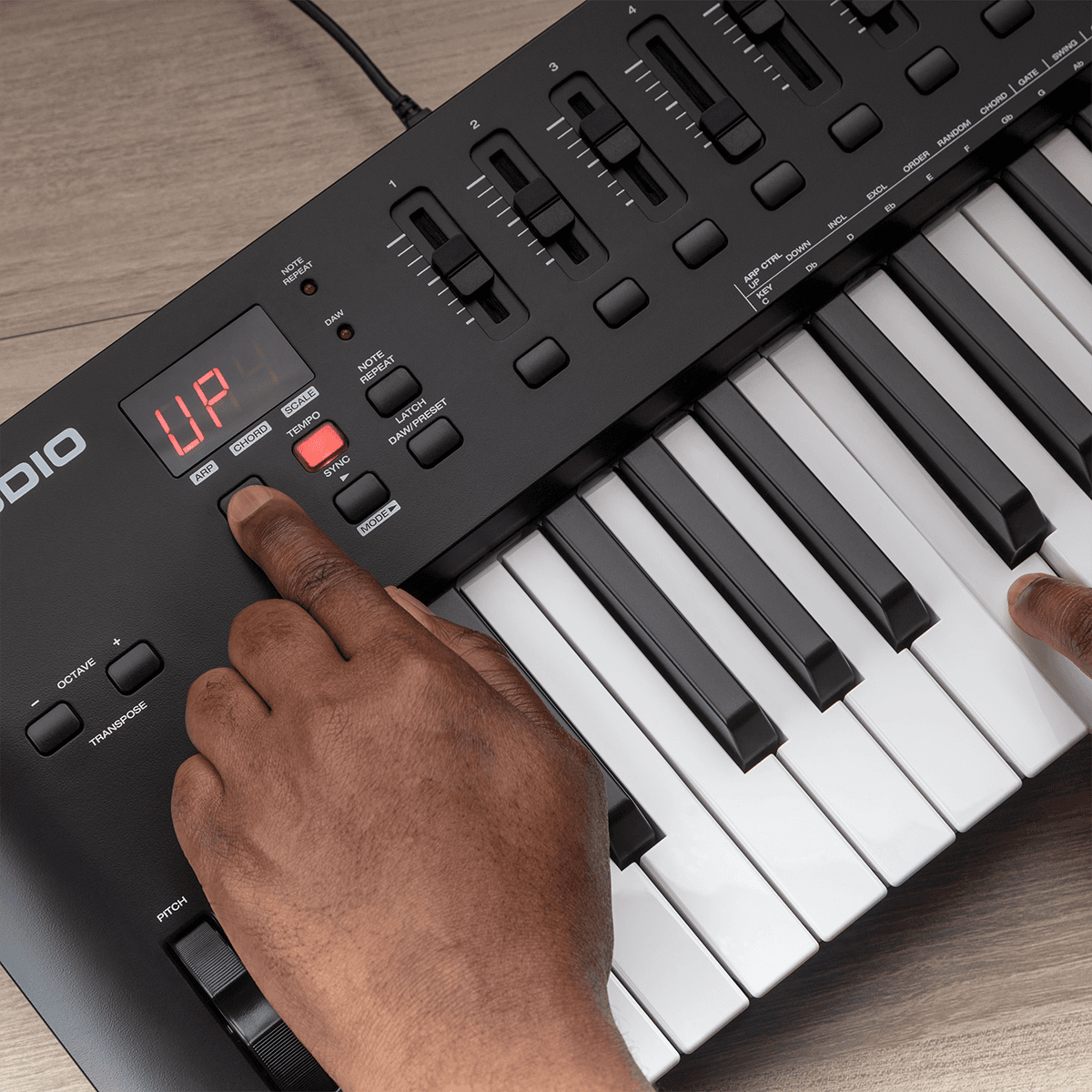OXYGEN49V M-Audio - Claviers MIDI - Sonowest